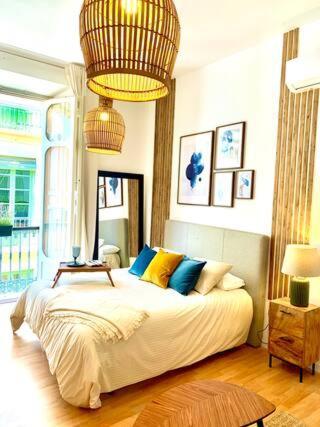 Calderon III Deluxe Central Sinesedesignhomes マラガ エクステリア 写真