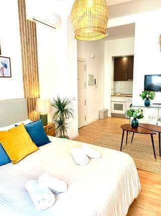 Calderon III Deluxe Central Sinesedesignhomes マラガ エクステリア 写真